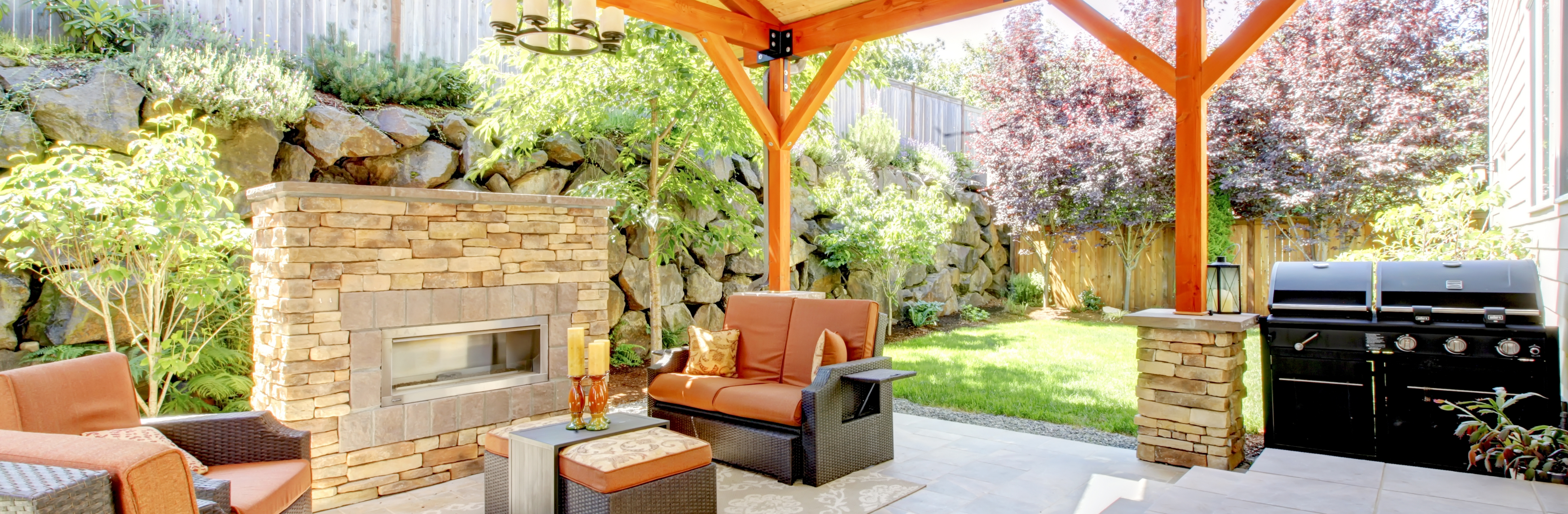 Outdoor fireplace